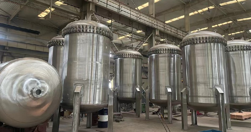 突破創(chuàng)新，走向未來(lái)